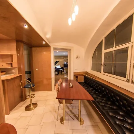 Luxury In The Center Of With Parking Lublaň